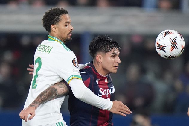 El argentino Santiago Castro fue titular en el Bologna contra la Roma.