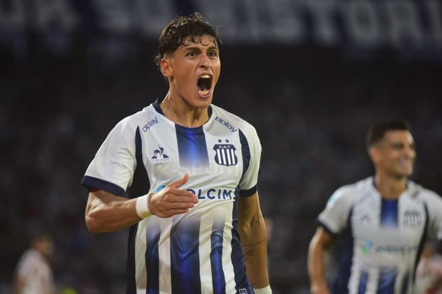 Valentín Dávila marcó el primer gol de Talleres en el clásico con Instituto. 