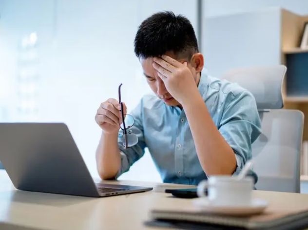 Un estudio de Harvard alerta sobre el impacto de la inteligencia artificial en la salud mental laboral.