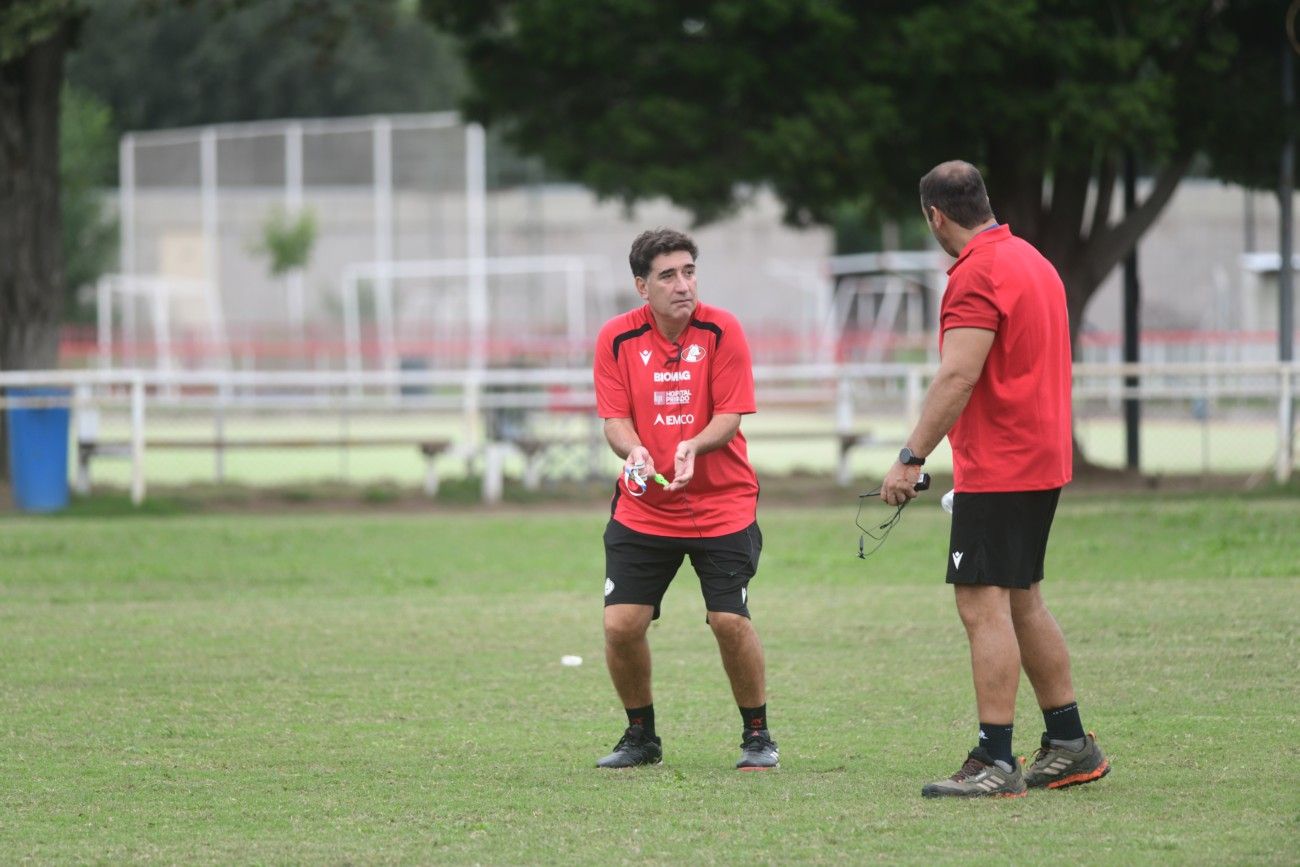 Entrenamiento de Dogos XV en el Jockey CC.