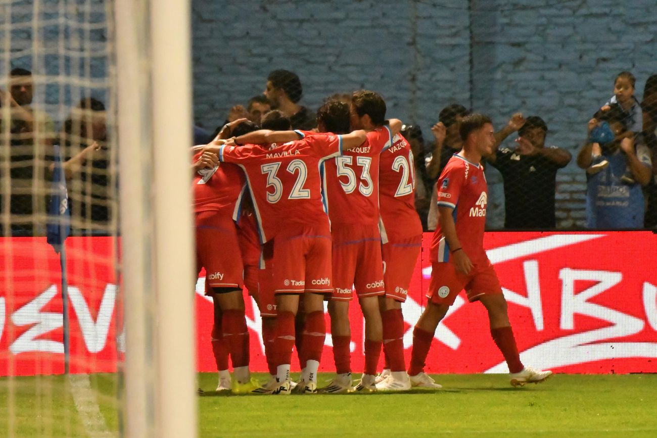 Francisco González Metilli marcó el gol de Belgrano en Río Cuarto ante Estudiantes. (Tomy Fragueiro / La Voz)
