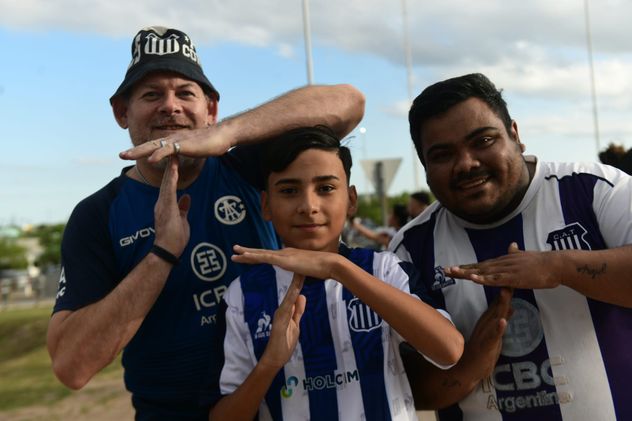 Cara 'e Cancha de hinchas de Talleres en la previa del partido con Instituto en el Kempes. 