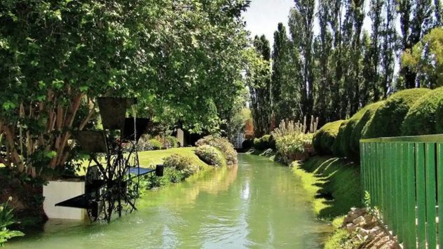 Cuál es el pueblo de la Patagonia que visitó Lady Di y hoy es un refugio turístico.