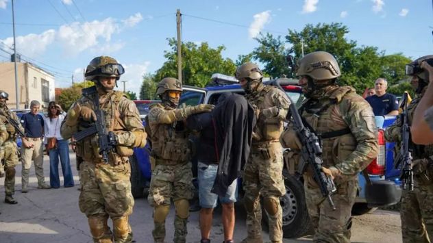 La Policía realizó numerosos allanamientos en Yapeyú. (La Voz)
