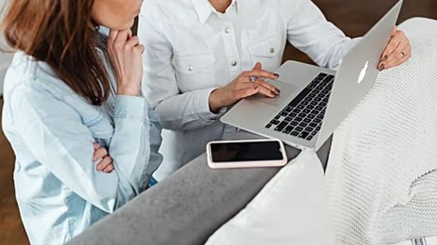 Un estudio de Harvard alerta sobre el impacto de la inteligencia artificial en la salud mental laboral.