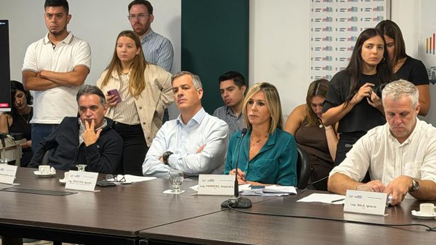 Legisladores, en la reunión de debate de la Ley Joaquín. 