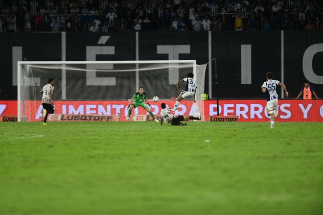 Talleres le ganó a Instituto en el Kempes por la Liga Profesional.