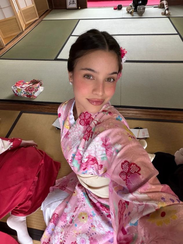 Emilia Mernes en Japón: cómo es la tradicional ceremonia del té que vivió en Kyoto.