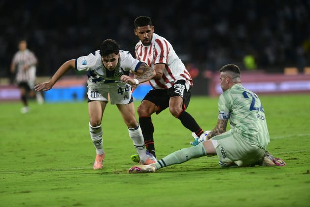 Talleres enfrentó a Instituto por el Torneo Apertura.