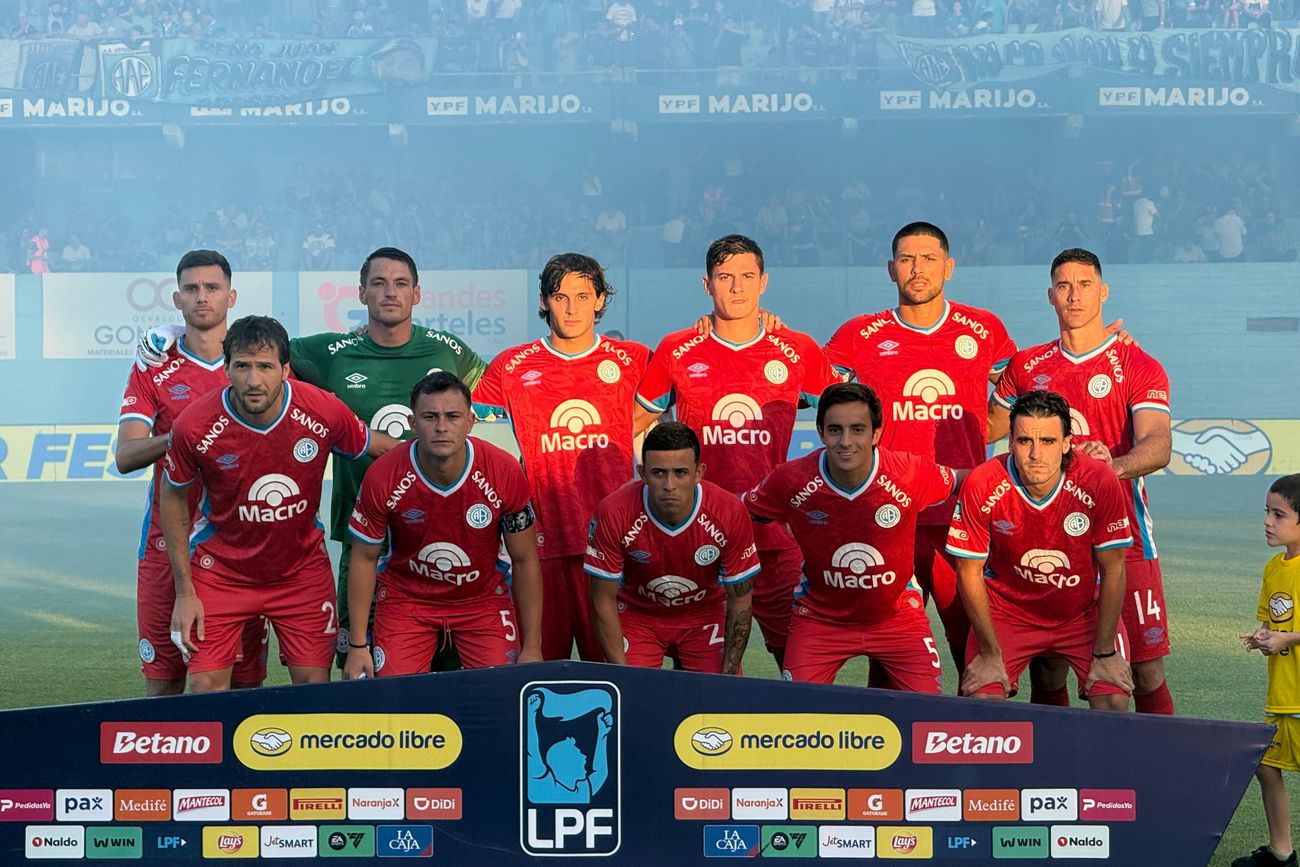 Estudiantes y Belgrano se enfrentan en Río Cuarto por el Torneo Apertura de la Liga Profesional. (Tomy Fragueiro / La Voz)