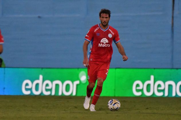 Estudiantes y Belgrano se enfrentan en Río Cuarto por el Torneo Apertura de la Liga Profesional. (Tomy Fragueiro / La Voz)