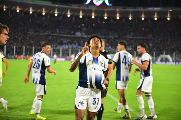 El festejo de Rick y de todo Talleres luego de ganarle 2-0 a Instituto.