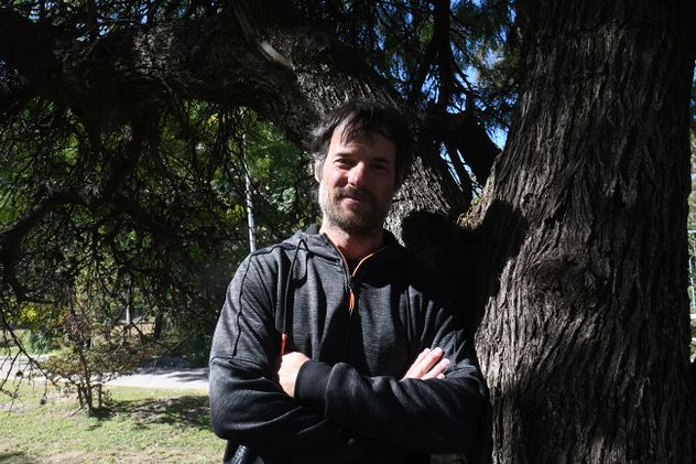 Biólogo Pedro Jaureguiberry, investigador del Instituto Multidisciplinario de Biología Vegetal (Imbiv), de la Universidad Nacional de Córdoba (UNC) y del Conicet. 