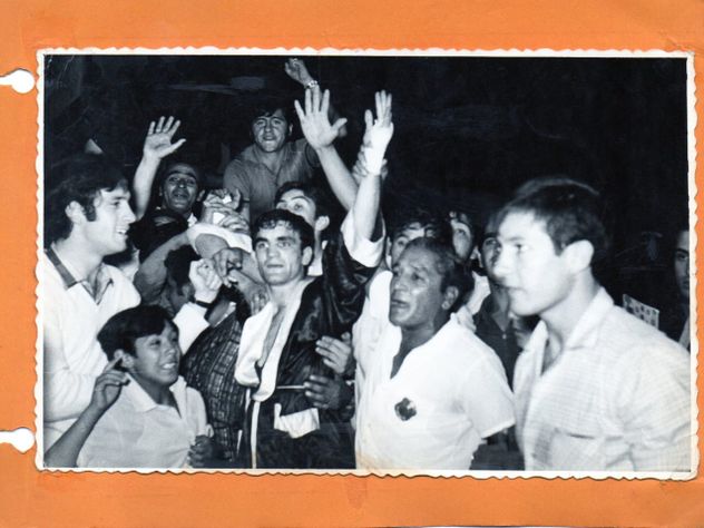 Ángel Román y sus fanáticos. Se fue a los 79 años.