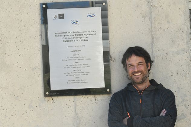 Biólogo Pedro Jaureguiberry, investigador del Instituto Multidisciplinario de Biología Vegetal (Imbiv), de la Universidad Nacional de Córdoba (UNC) y del Conicet..