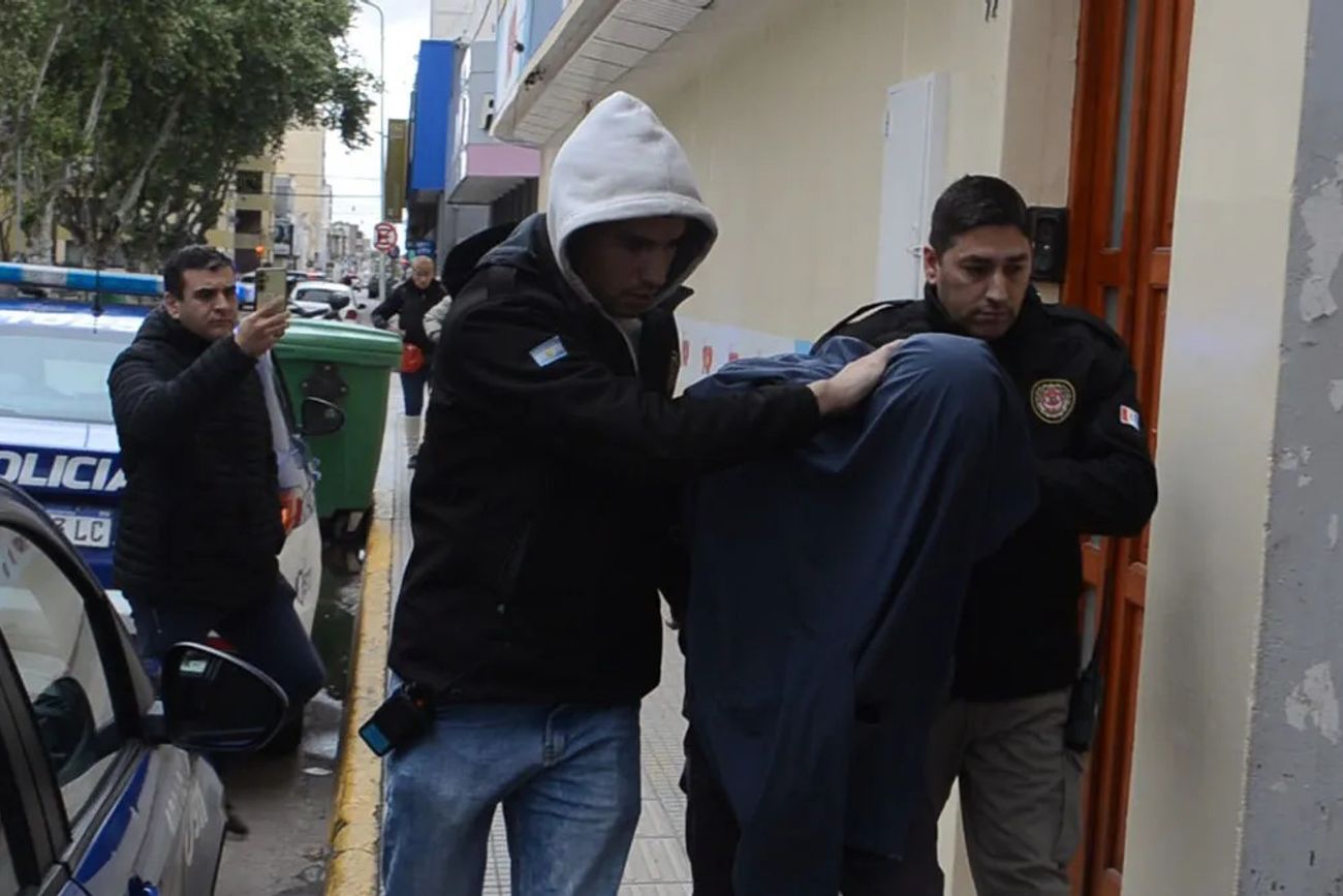 El riocuartense imputado por el crimen, al momento de ser detenido. 