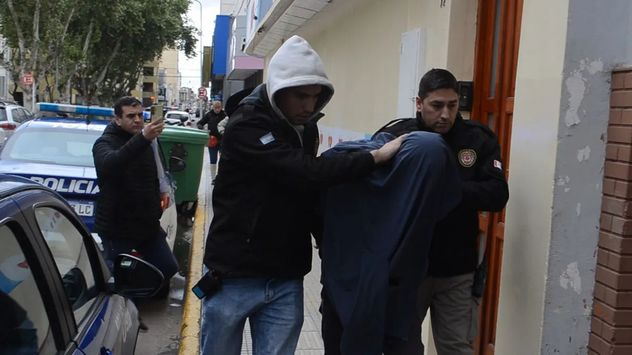 El riocuartense imputado por el crimen, al momento de ser detenido. 