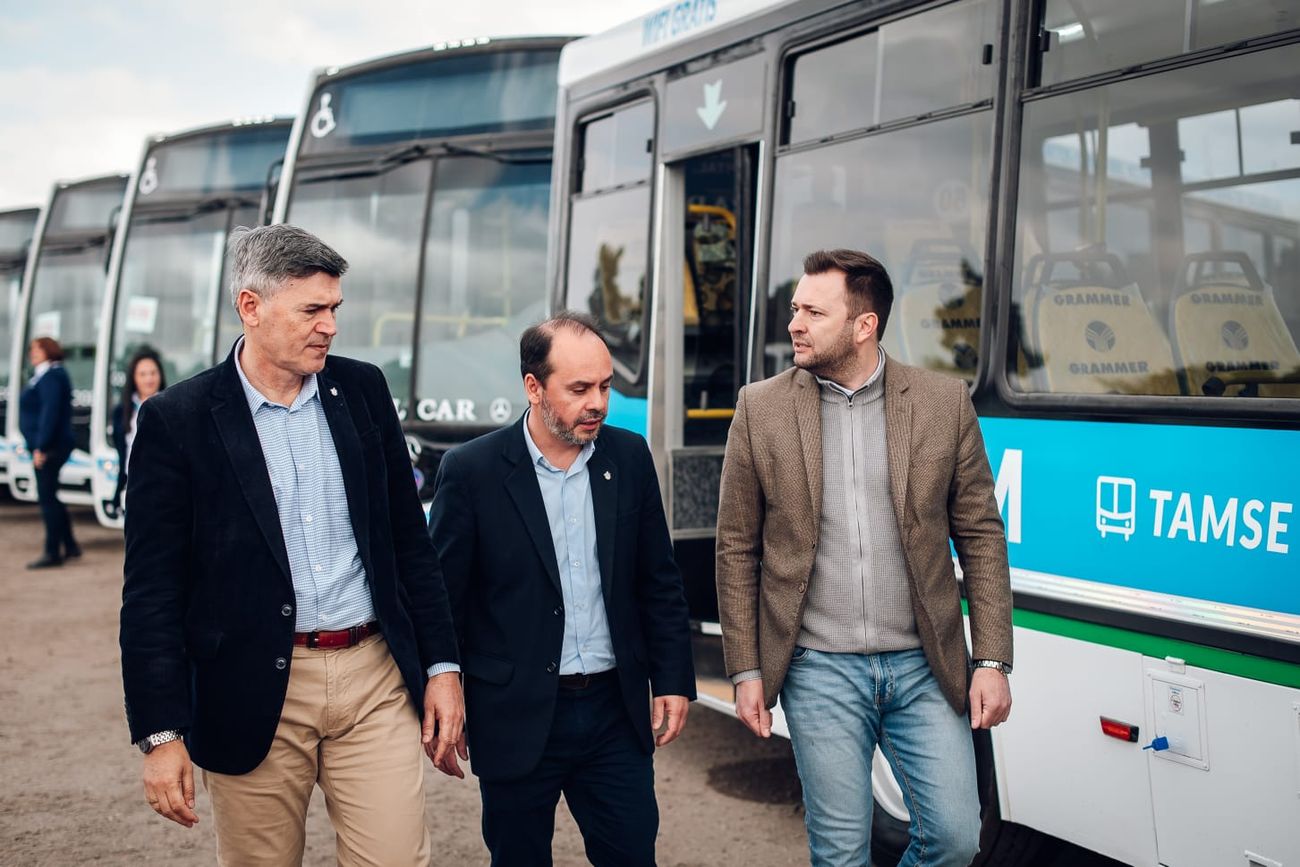 El intendente Daniel Passerini, el secretario de Gobierno, Rodrigo Fernández, y el subsecretario de Movilidad, Eduardo Ramírez.