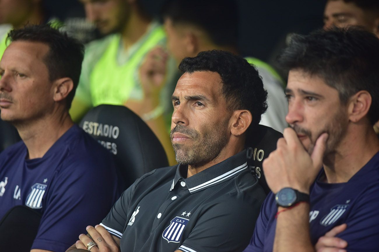Carlos Tevez, DT de Talleres. El vínculo contractual finaliza a mitad de año, Fassi le dio un respaldo público contundente desde la dirigencia y dijo que se define entre 10 y 15 días.