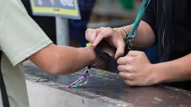 Cómo cargar la pulsera del Lollapalooza Argentina 2026 y pagar dentro del festival.