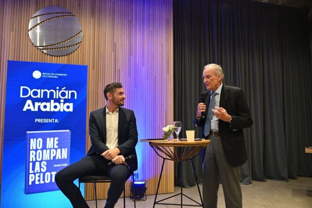 El diputado Damián Arabia presentó su libro "No me rompan las pelotas" en la Bolsa de Comercio de Córdoba.