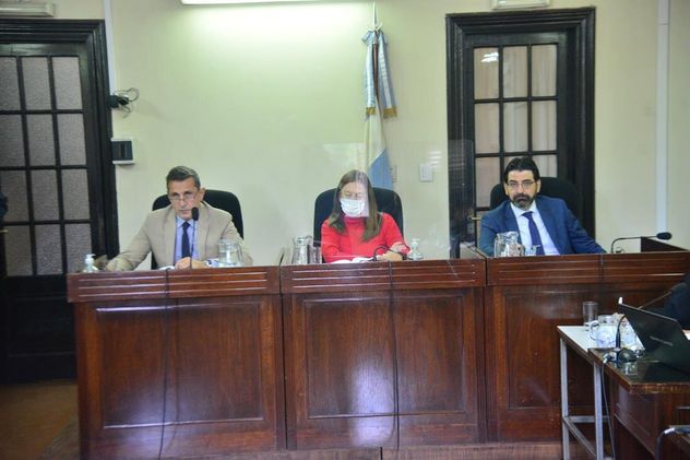 Tribunal. El Tribunal Oral 2 (TOF2) de Córdoba según su integración -Asis, Costa y Falcucci- cuando condenó a Luis María Viaut. (Archivo / La Voz)