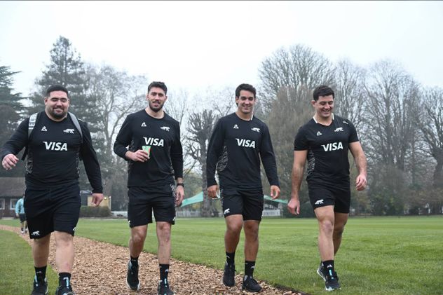 El reencuentro de Matías Alemanno con sus compañeros de Los Pumas, en el Camp de comienzos de semana en Londres.