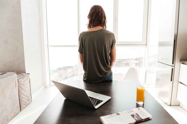 Trabajar cerca de una ventana podría tener efectos reales sobre la salud.