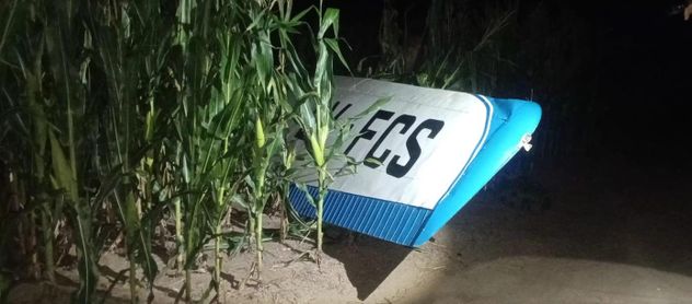 Costa Sacate: una avioneta aterrizó de emergencia y luego se prendió fuego (Foto: Policía de Córdoba)