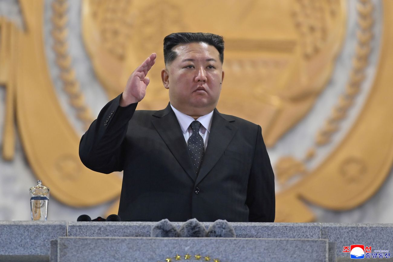 Corea del Sur dijo que Corea del Norte lanzó unos 10 misiles al mar en una demostración de fuerza