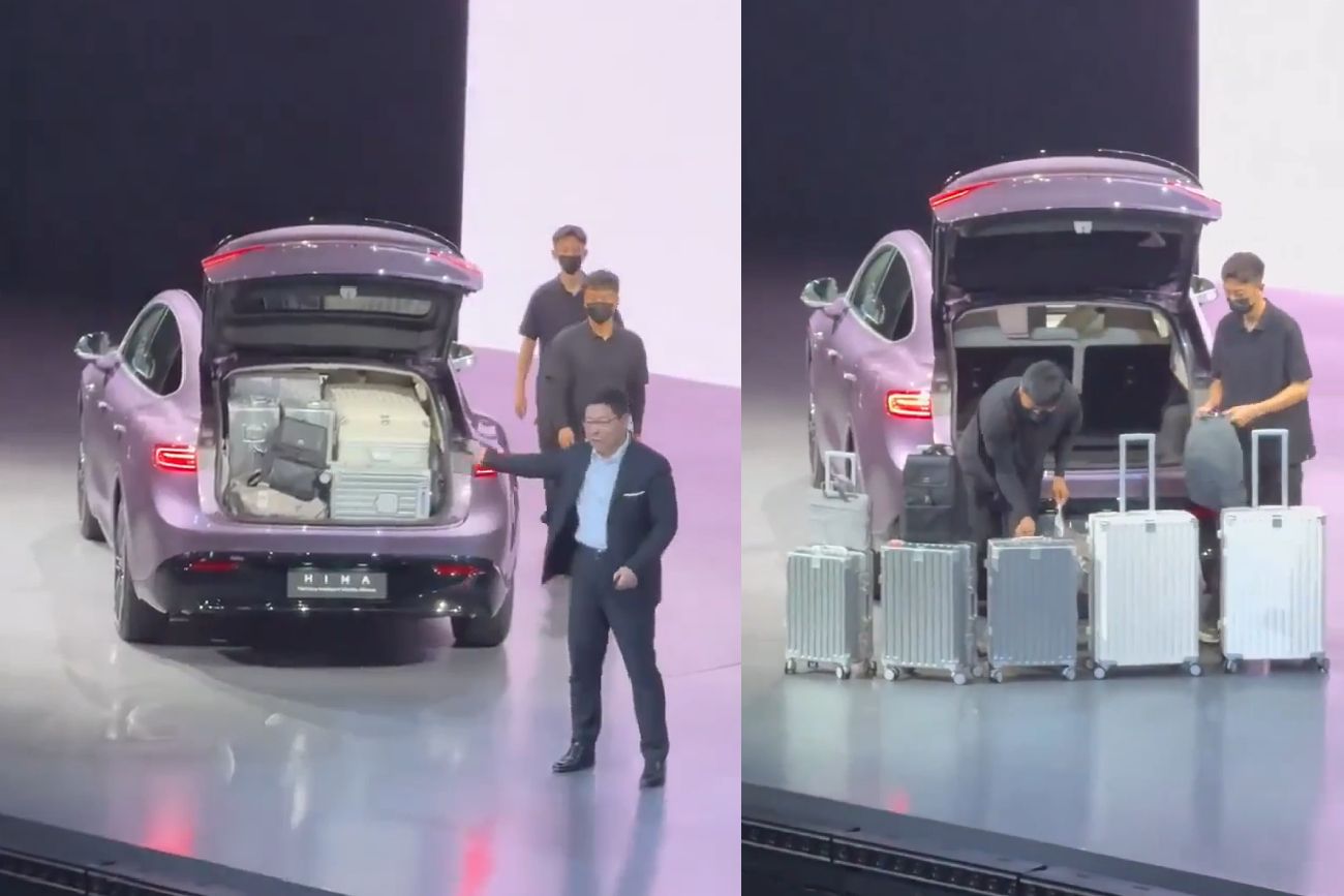 El auto tiene un baúl enorme.