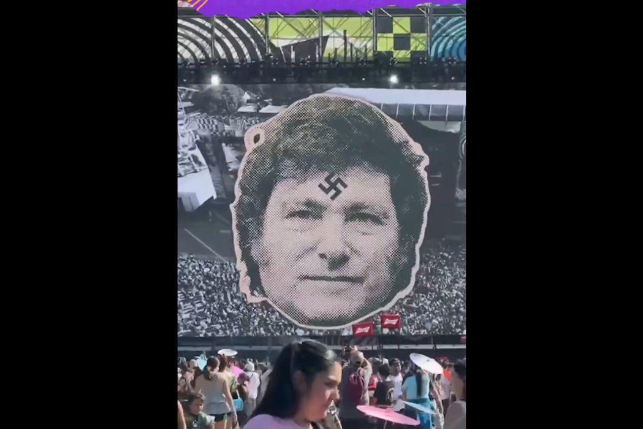 Lollapalooza Chile: una banda proyectó imágenes de Milei con el símbolo del nazismo en la frente