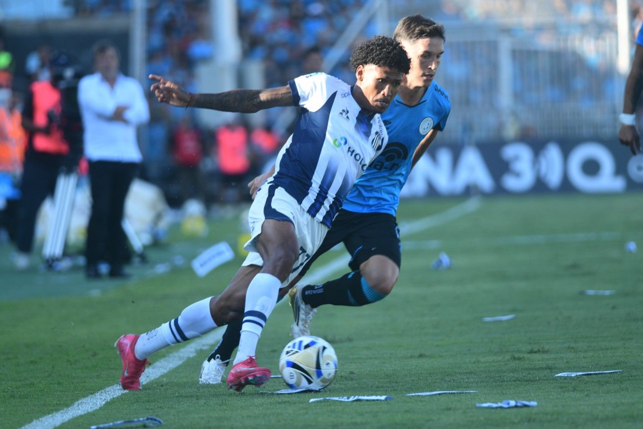 Clásico empate sin goles entre Belgrano y Talleres en Alberdi. 