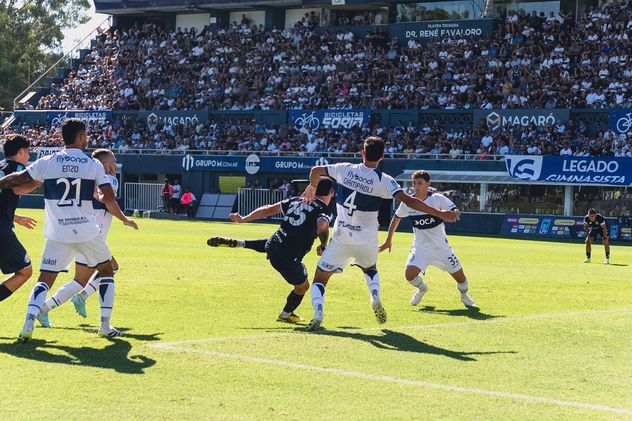Independiente Rivadavia le ganó 3-2 a Gimnasia de La Plata.