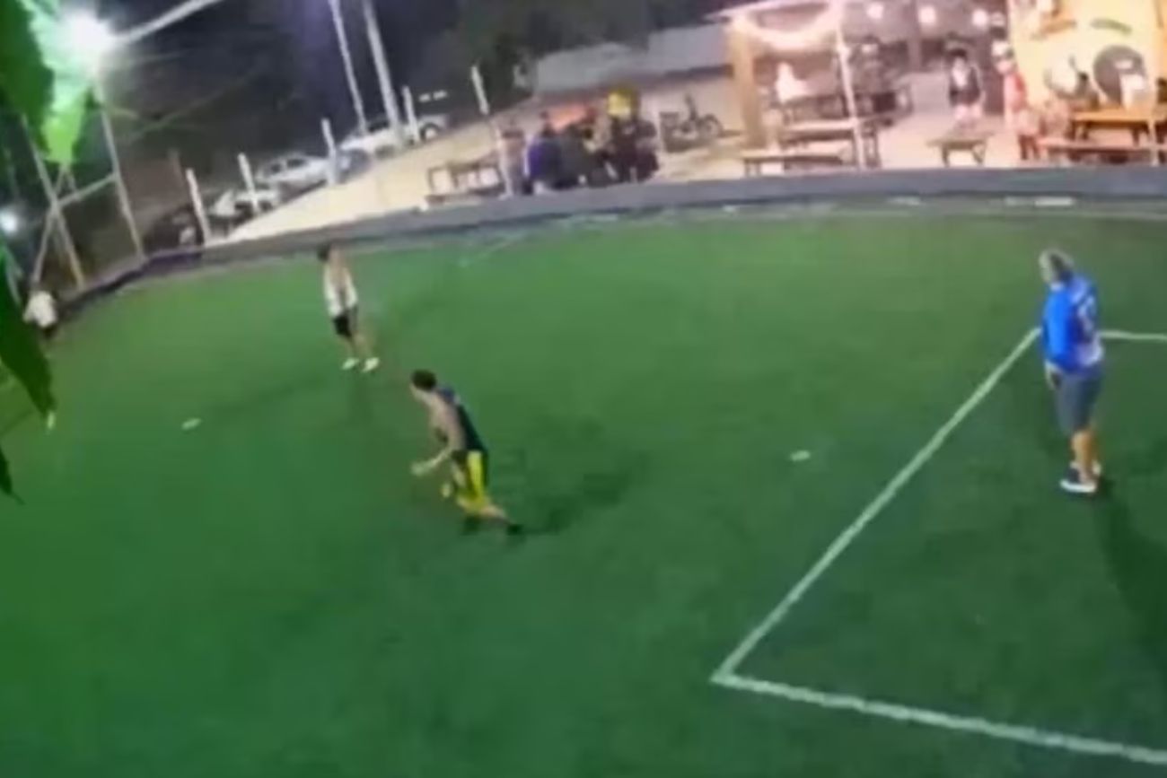 La Matanza: balacera en medio de un partido de fútbol amateur (Foto captura, gentileza Clarín)