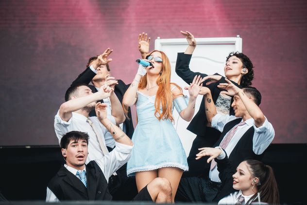 Ángela Torres en su show en Lollapalooza 2026.