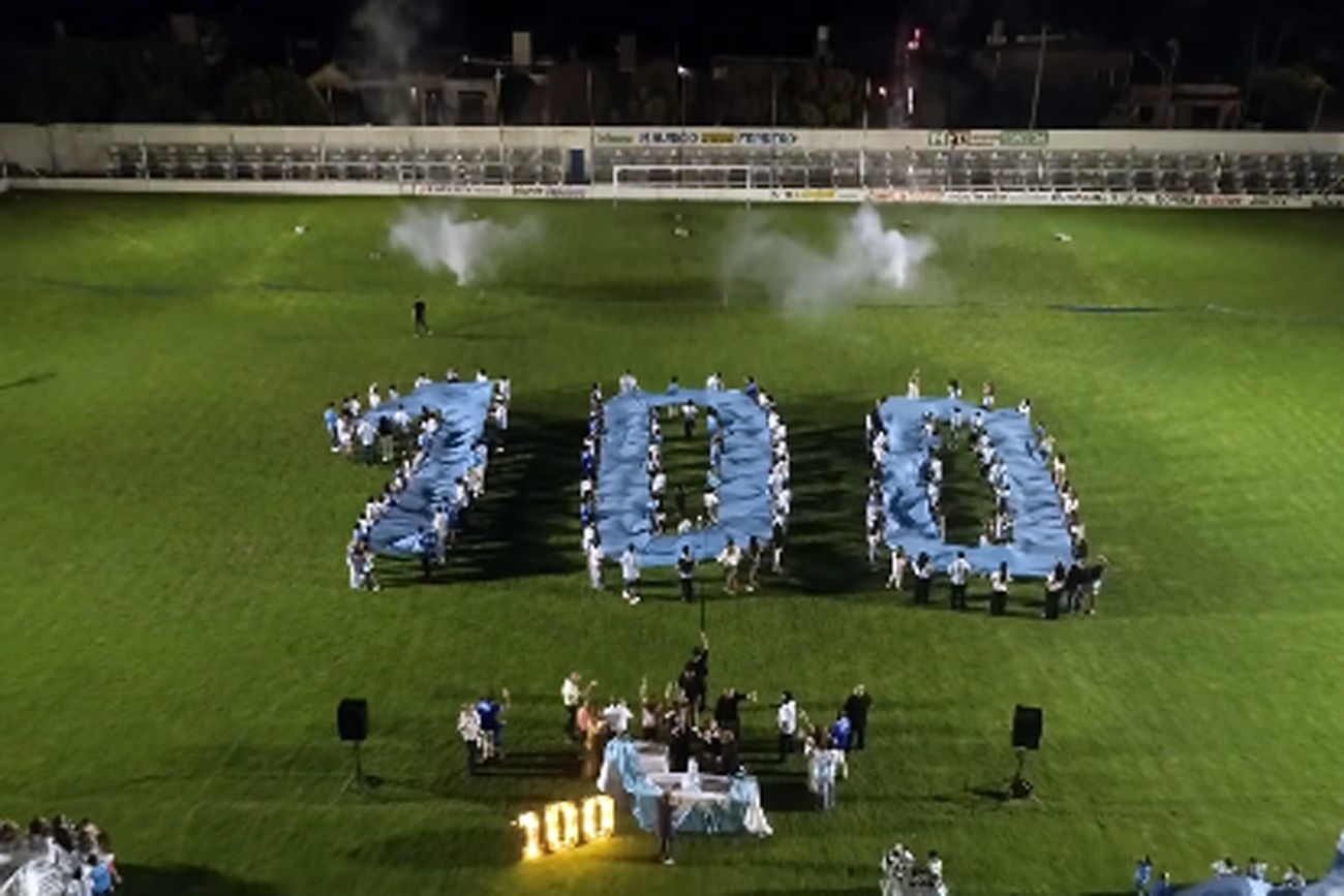 Lautaro Roncedo celebró sus primeros 100 años junto a toda su gente.