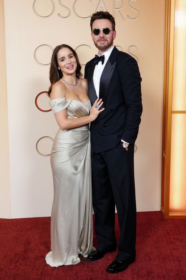 Chris Evans y Alba Baptista.