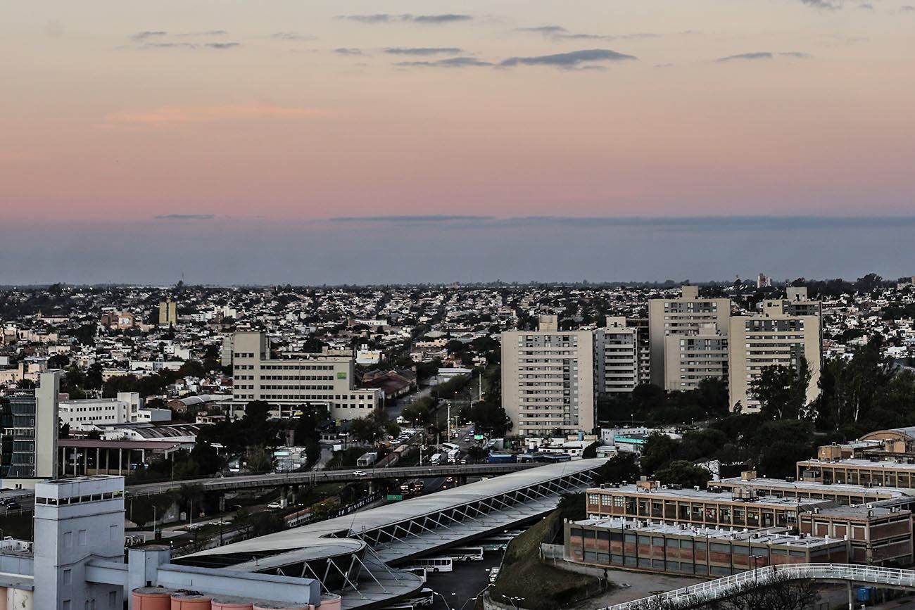 El mercado inmobiliario cordobés muestra tendencias contrarias: aumenta la oferta, cae la demanda pero los valores del alquiler suben. (La Voz/Archivo)