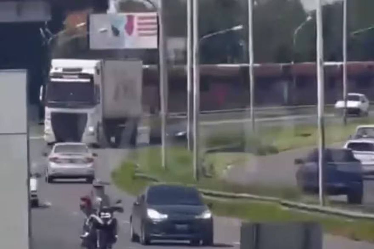 El dramático hecho ocurrió en la autopista Panamericana, a la altura de la localidad bonaerense de Campana. (Captura)