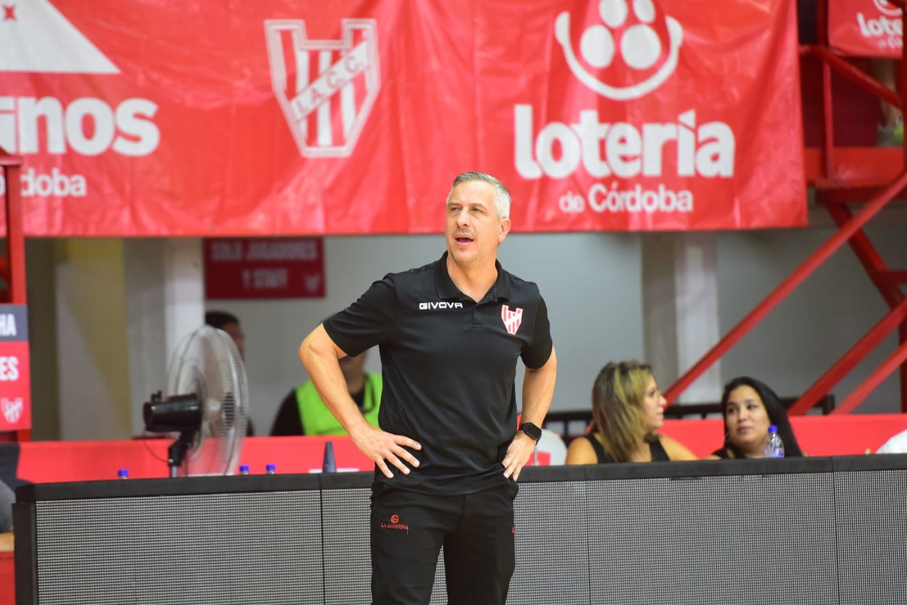 El Instituto de Sebastián González no tendrá ante Independiente de Oliva con Anton Cook ni Jordan Loveridge. (Javier Ferreyra / La Voz)