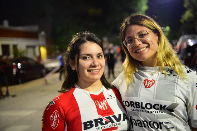 Cara 'e Cancha de Instituto en las afueras del Monumental de Alta Córdoba. Previa del partido con Independiente.