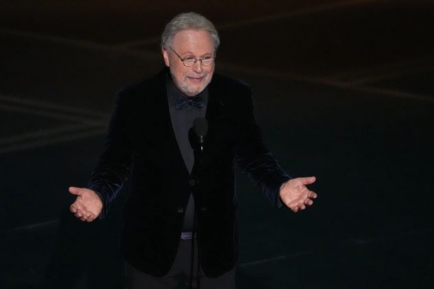 El segmento In memoriam de los Oscar 2026 fue más extenso de lo habitual, pero aún así tuvo omisiones (AP).