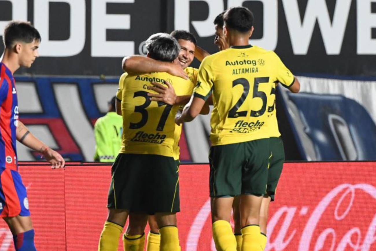 Defensa y Justicia goleó a San Lorenzo en la fecha 11 del Torneo Apertura.