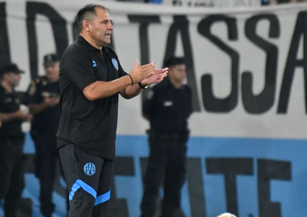 Estudiantes de Río Cuarto visitó a Racing en Avellaneda, por la fecha 11 del Torneo Apertura de la Liga Profesional. 