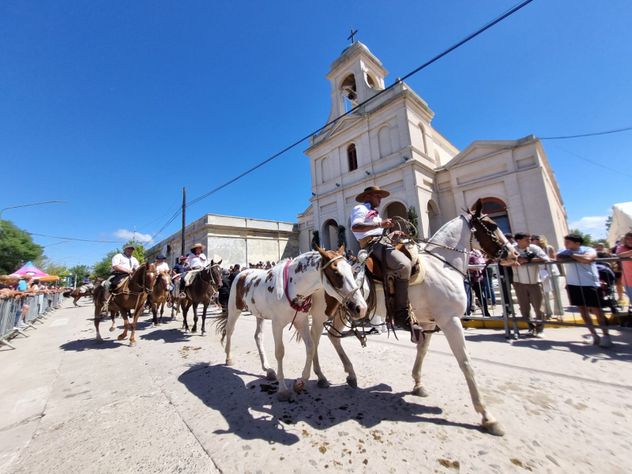 Alta convocatoria en Villa Cura Brochero, en el 186° aniversario del nacimiento del santo cordobés.
