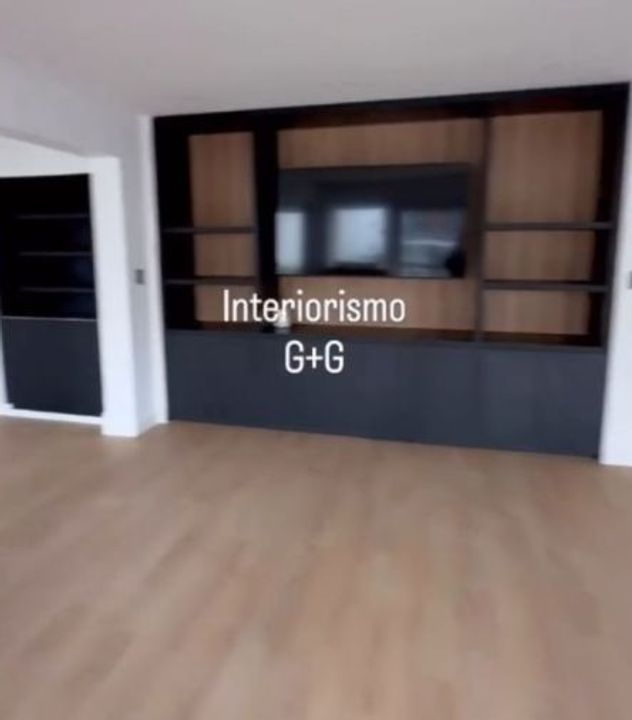 Así es el nuevo departamento de José María Muscari: minimalismo y baño “total black”.