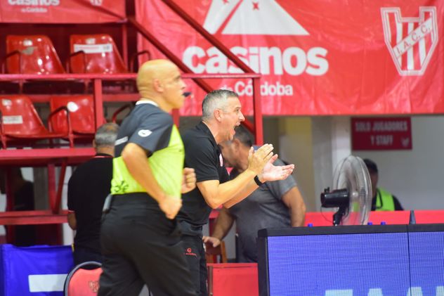 Para Sebastián González, la prioridad de Instituto es mejorar de local en la Liga Nacional.