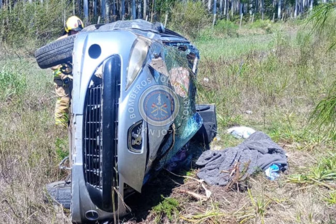 Tragedia en Entre Ríos: un auto volcó al perder el control y murió una beba de un año