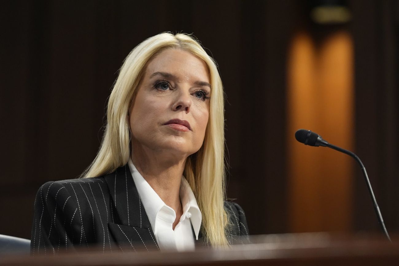 El Congreso de EE.UU. citó a la fiscal general Pam Bondi a declarar por el manejo del caso Epstein.